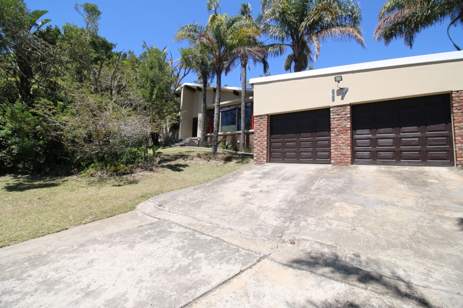 3 Bedroom Property for Sale in Beacon Bay North Eastern Cape
